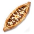 Karisik Pide Feta und Hackfleisch